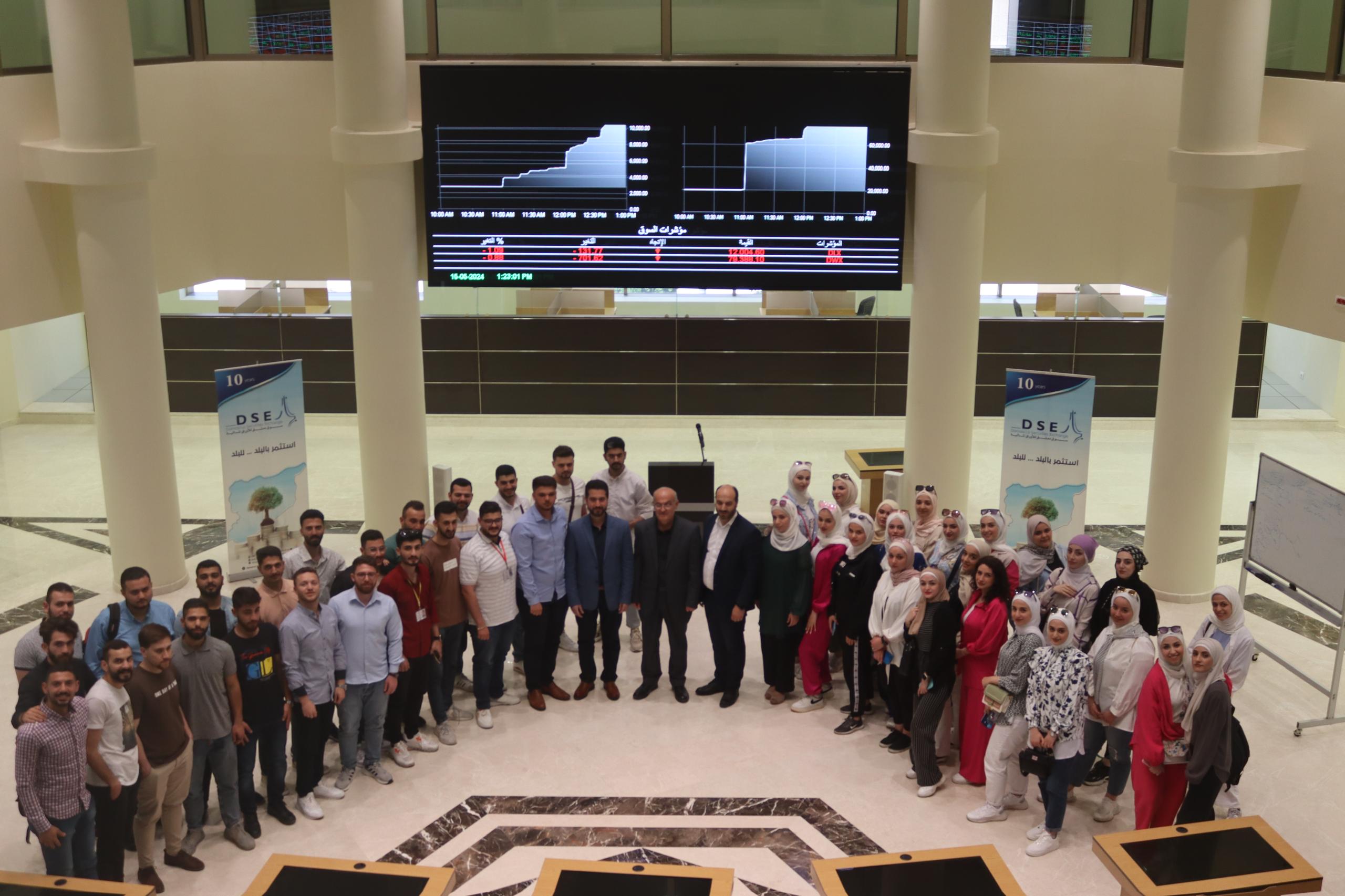 زيارة ميدانية لطلاب جامعة الوطنية الخاصة إلى مقر السوق